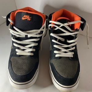 Nike SB, men’s sneakers gray orange black and white size 13 good condition